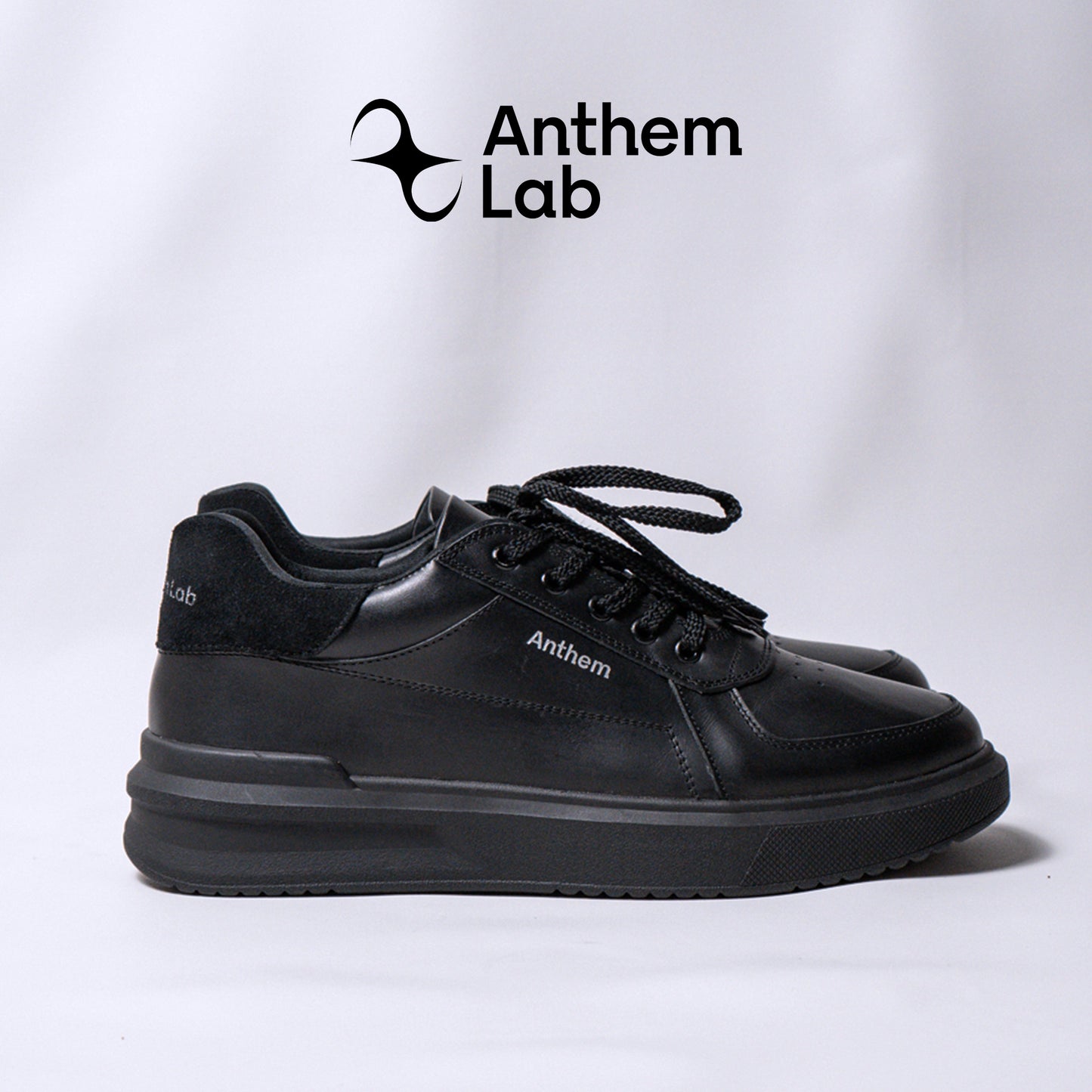 Proton All Black sneaker
