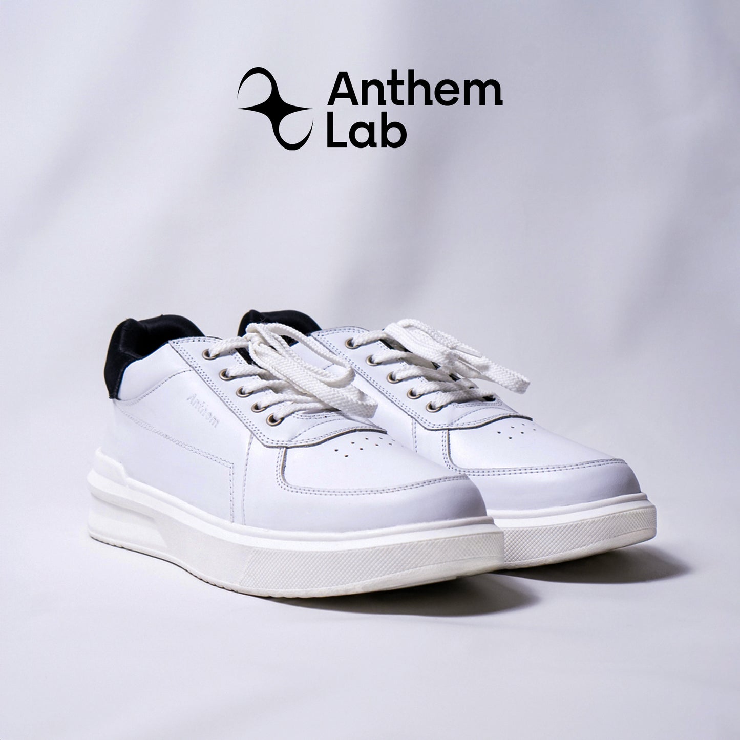 Proton White/Black sneaker