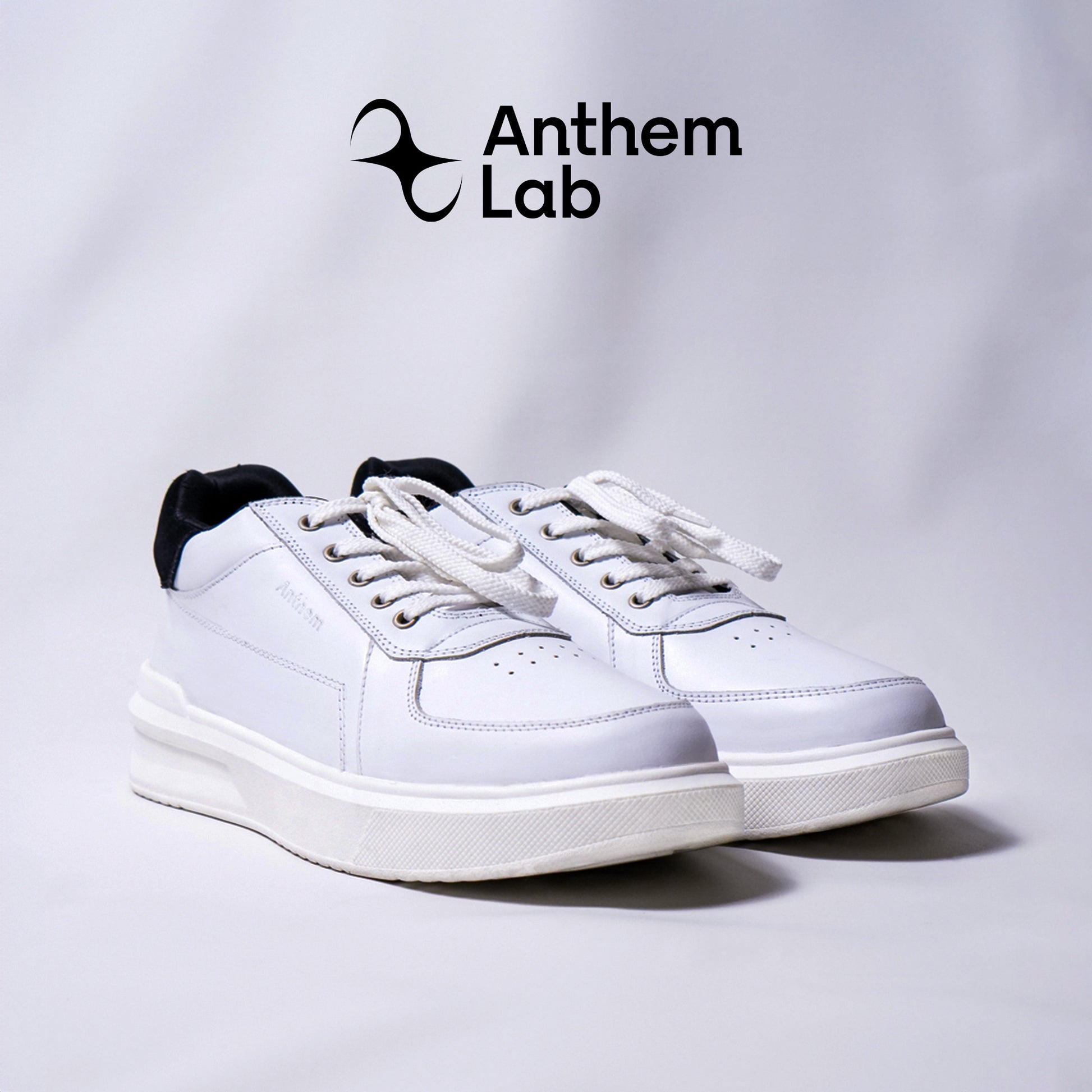 Proton White/Black sneaker