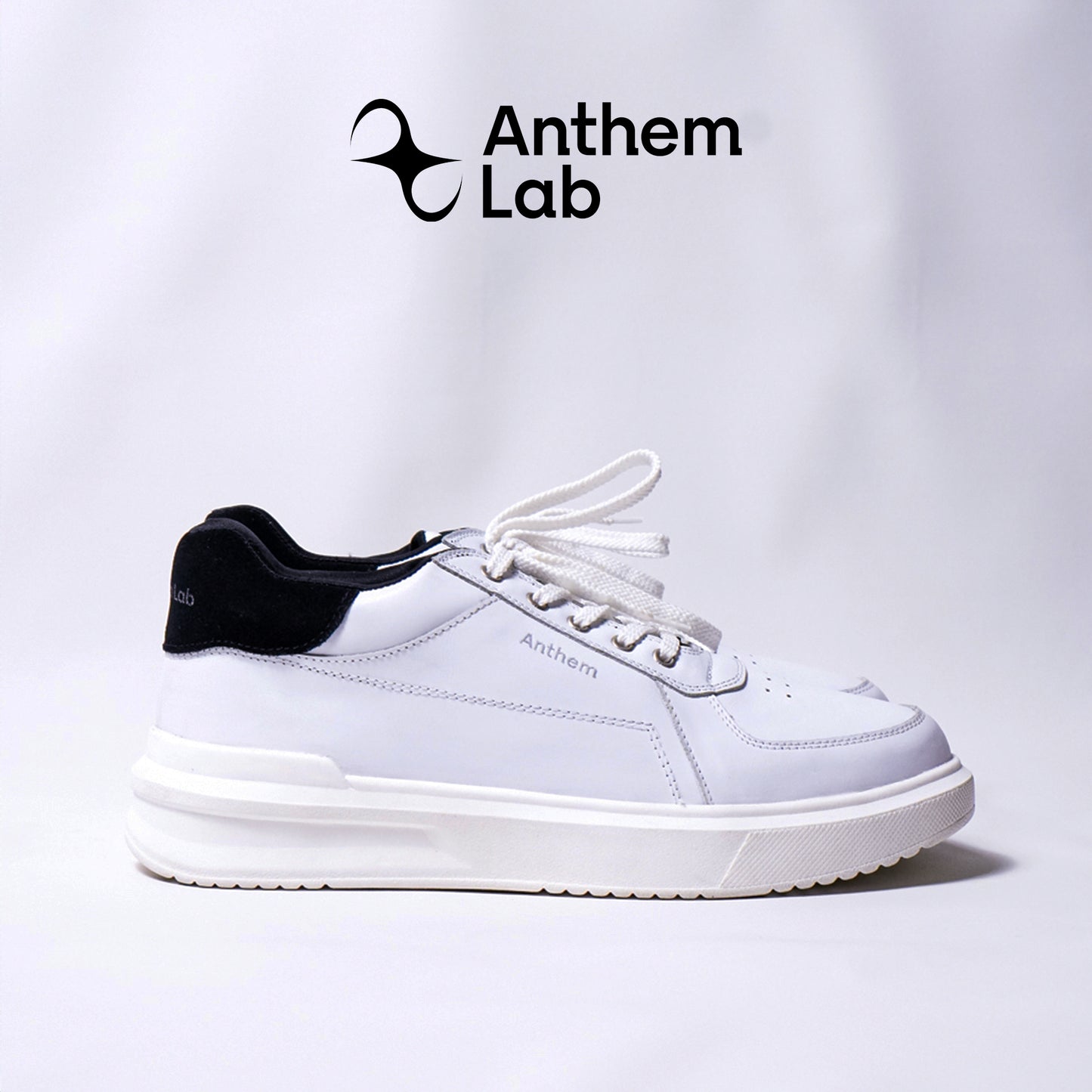 Proton White/Black sneaker